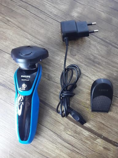 Philips 5000 Serisi S5050/06 Islak Kuru Şarjlı Tıraş Makinesi
