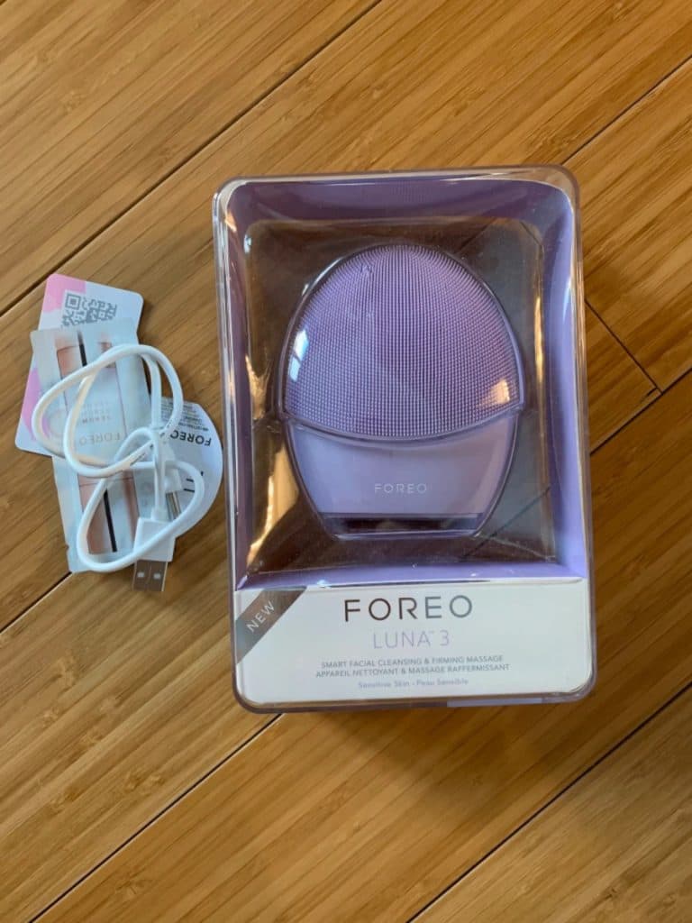 Foreo Luna 3 Hassas Ciltler İçin Yüz Temizleme Ve Sıkılaştırıcı Masaj Cihazı
