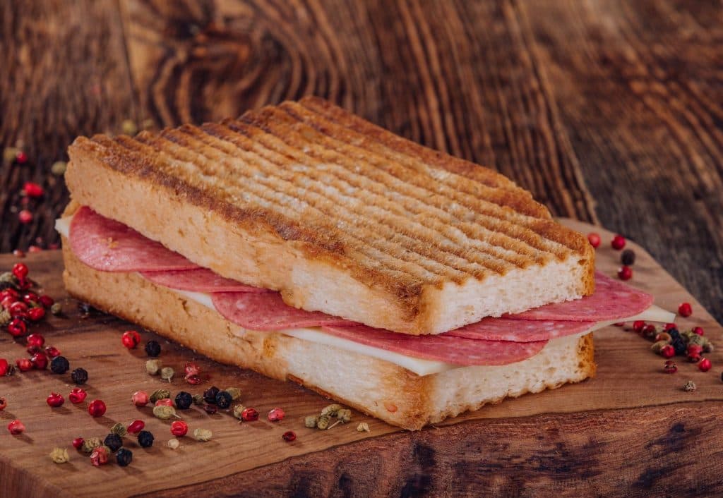 Sucuklu Tost