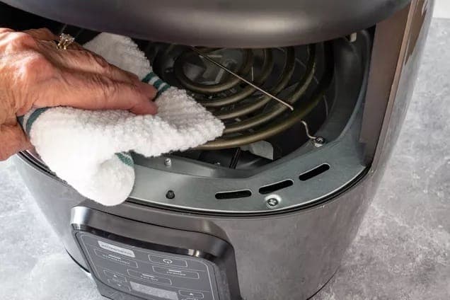 Airfryer Nasil Temizlenir 3
