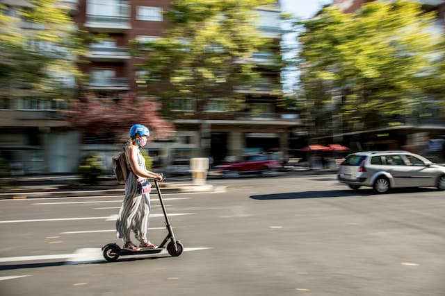 Elektrikli Scooter Ne Kadar Hızlı Gidebilir?