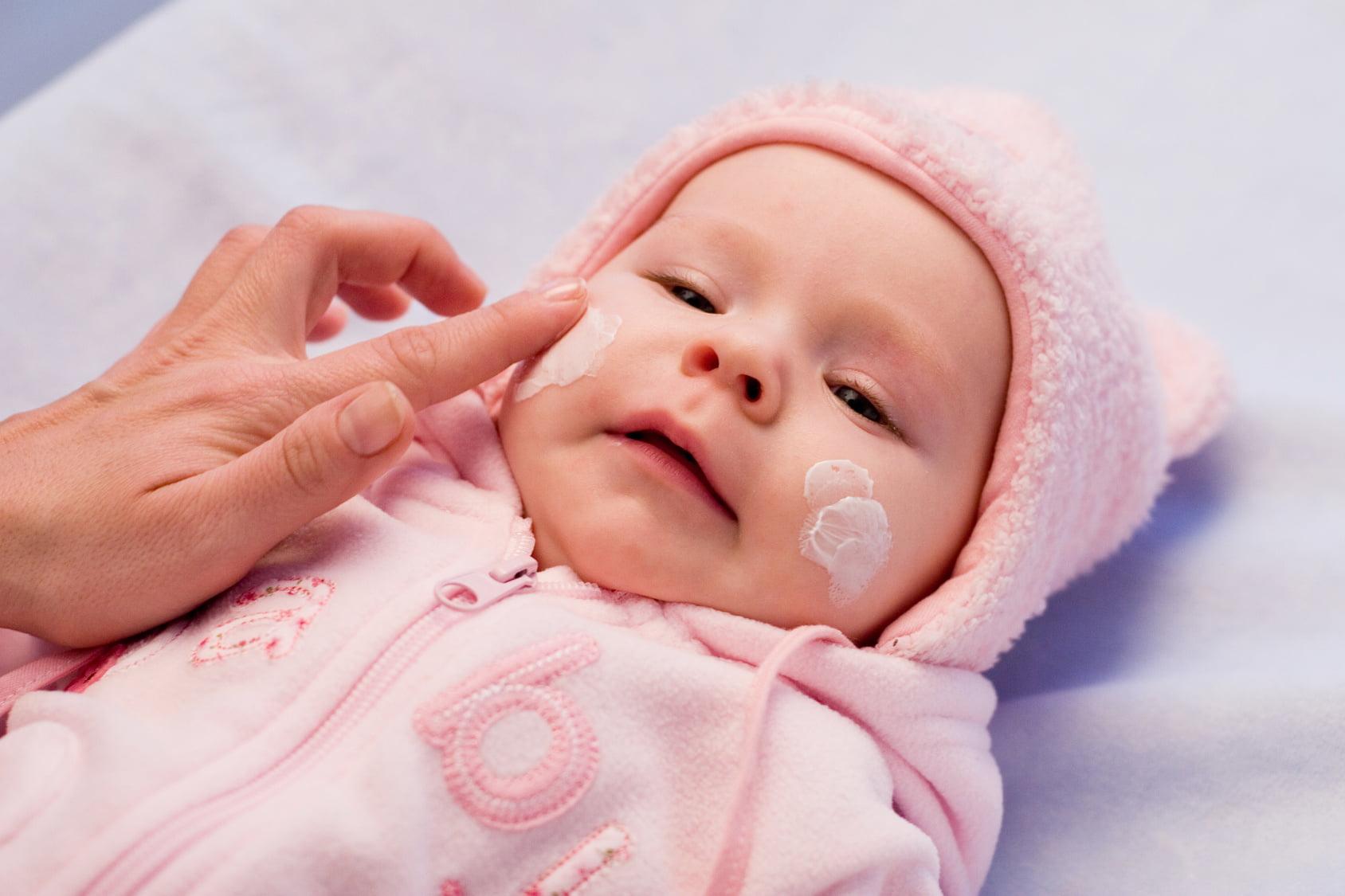Bebek Losyonu Ne İşe Yarar ve Nasıl Kullanılır? resmi