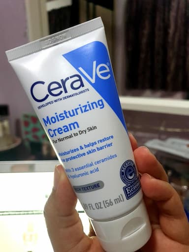 Cerave Nemlendirici Krem Kuru Ciltler Seramid ve Hyalüronik Asit İçerikli