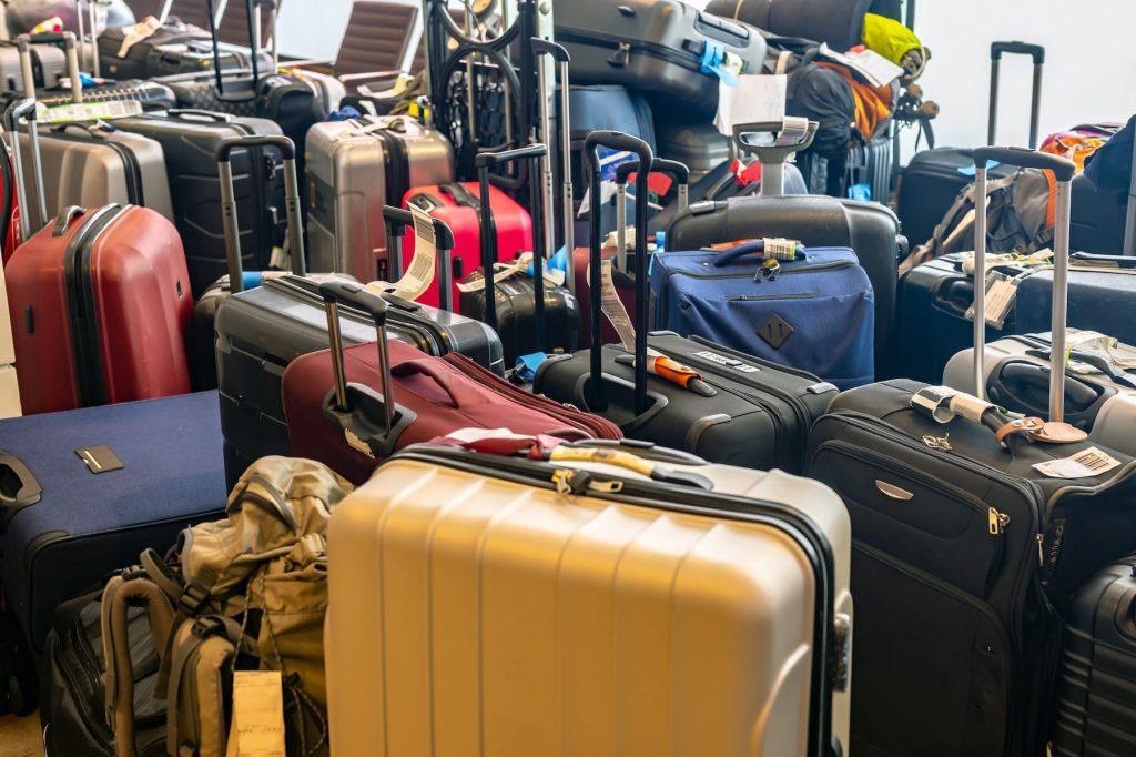Havaalaninda valizler