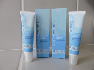 Avon Works Yüz için Tüy Dökücü Krem